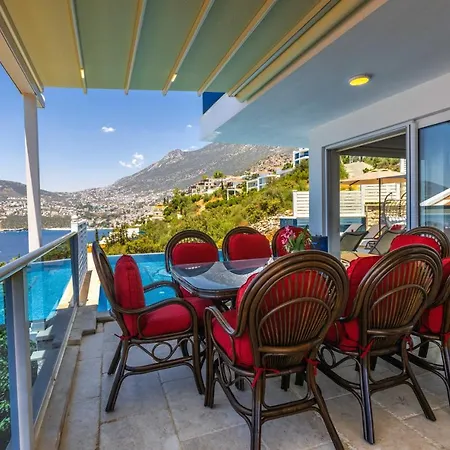 Luxury Very Close To Beach, Amazing Sea Views, Heated Salt-water Pool Villa
