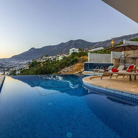 Luxury Very Close To Beach, Amazing Sea Views, Heated Salt-water Pool Κας
