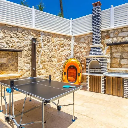 Luxury Very Close To Beach, Amazing Sea Views, Heated Salt-water Pool Βίλα *
