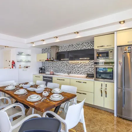 Luxury Very Close To Beach, Amazing Sea Views, Heated Salt-water Pool Kaş