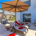 Luxury Very Close To Beach, Amazing Sea Views, Heated Salt-water Pool * קס