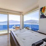 Luxury Very Close To Beach, Amazing Sea Views, Heated Salt-water Pool Villa *