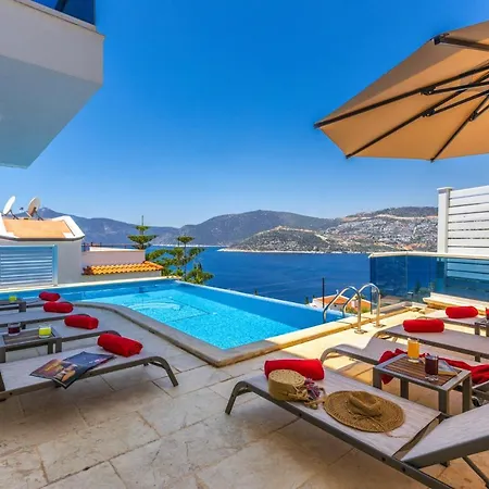Luxury Very Close To Beach, Amazing Sea Views, Heated Salt-water Pool