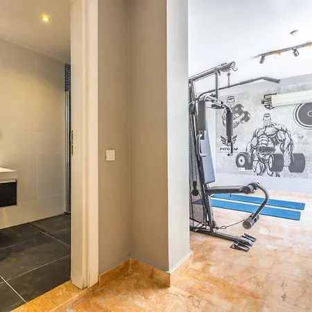 Luxury Very Close To Beach, Amazing Sea Views, Heated Salt-water Pool וילה