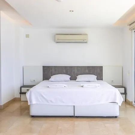 Luxury Very Close To Beach, Amazing Sea Views, Heated Salt-water Pool Kas