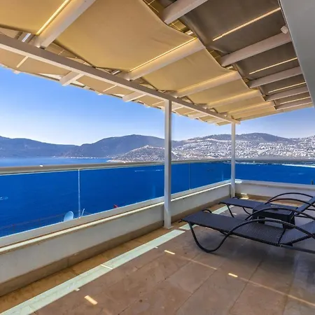 Luxury Very Close To Beach, Amazing Sea Views, Heated Salt-water Pool